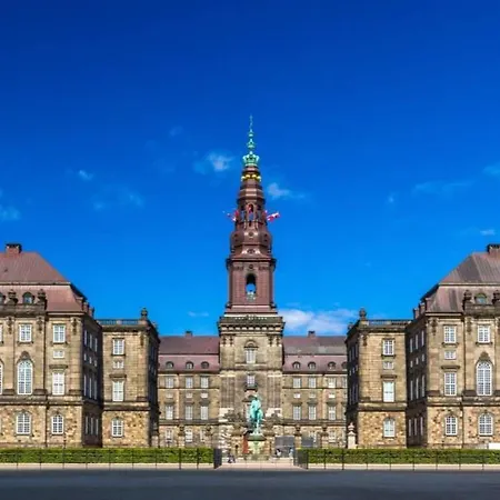 Charming Flats In A Relaxing Area Of Cph Daire *